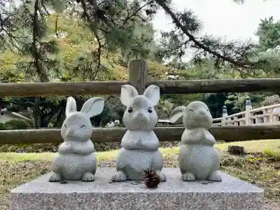 出雲大社の{uncategorized: "未分類", other: "その他", undefined: "問題あり", building: "その他建物", grave: "お墓", sacred_gate: "鳥居", guardian: "狛犬", statue: "像", buddha: "仏像", history: "歴史", nature: "自然", garden: "庭園", animal: "動物", pagoda: "塔", temizu: "手水舎", mountain_gate: "山門・神門", sanctuary: "本殿・本堂", subordinate: "末社・摂社", art: "芸術", scenery: "景色", jizo: "地蔵", ema: "絵馬", goshuin: "御朱印", omikuji: "おみくじ", items: "授与品その他", amulet: "お守り", goshuincho: "御朱印帳", eats: "食事", festival: "お祭り", votive_dance: "神楽", shichigosan: "七五三参", wedding: "結婚式", experience: "体験その他", initially: "初詣", around: "周辺", anti_infection: "感染症対策"}