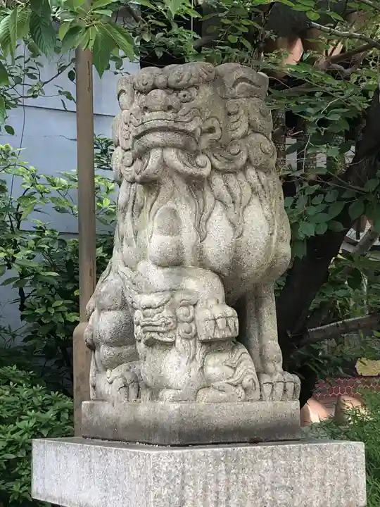 難波八阪神社の狛犬