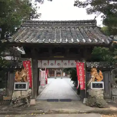 湊八坂神社の山門・神門