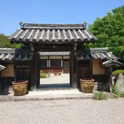 中院の山門・神門