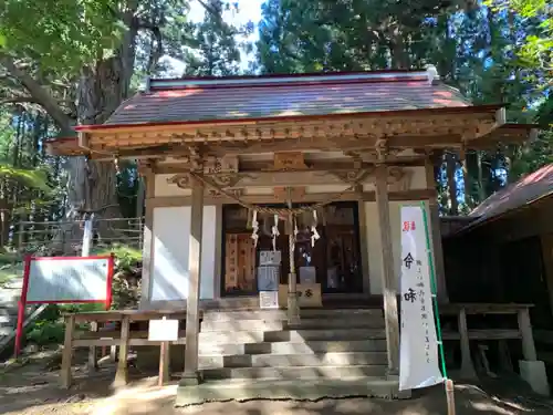 戸隠神社の本殿