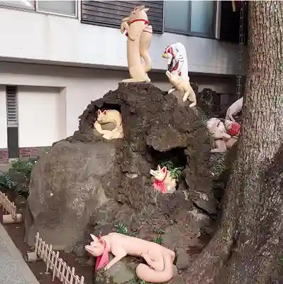 京濱伏見稲荷神社の狛犬