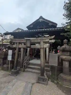 被官稲荷神社の鳥居