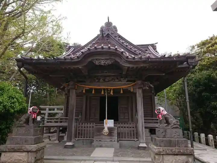 小動神社の本殿・本堂