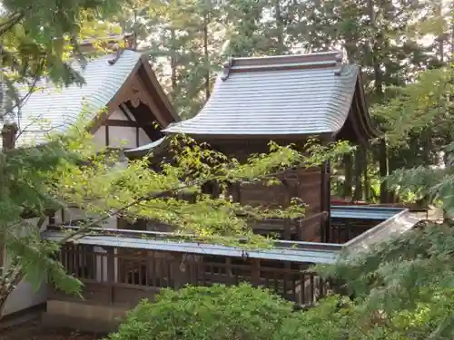 諏訪神社の本殿