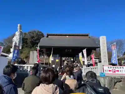 埼玉厄除け開運大師・龍泉寺（切り絵御朱印発祥の寺）の本殿・本堂