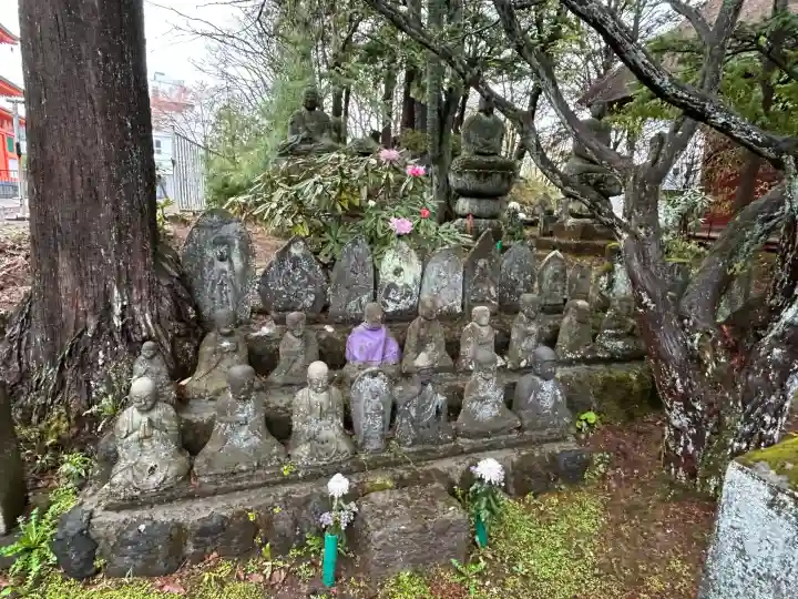 光泉寺の{uncategorized: "未分類", other: "その他", undefined: "問題あり", building: "その他建物", grave: "お墓", sacred_gate: "鳥居", guardian: "狛犬", statue: "像", buddha: "仏像", history: "歴史", nature: "自然", garden: "庭園", animal: "動物", pagoda: "塔", temizu: "手水舎", mountain_gate: "山門・神門", sanctuary: "本殿・本堂", subordinate: "末社・摂社", art: "芸術", scenery: "景色", jizo: "地蔵", ema: "絵馬", goshuin: "御朱印", omikuji: "おみくじ", items: "授与品その他", amulet: "お守り", goshuincho: "御朱印帳", eats: "食事", festival: "お祭り", votive_dance: "神楽", shichigosan: "七五三参", wedding: "結婚式", experience: "体験その他", initially: "初詣", around: "周辺", anti_infection: "感染症対策"}