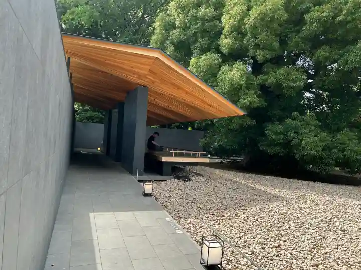 上野東照宮の{uncategorized: "未分類", other: "その他", undefined: "問題あり", building: "その他建物", grave: "お墓", sacred_gate: "鳥居", guardian: "狛犬", statue: "像", buddha: "仏像", history: "歴史", nature: "自然", garden: "庭園", animal: "動物", pagoda: "塔", temizu: "手水舎", mountain_gate: "山門・神門", sanctuary: "本殿・本堂", subordinate: "末社・摂社", art: "芸術", scenery: "景色", jizo: "地蔵", ema: "絵馬", goshuin: "御朱印", omikuji: "おみくじ", items: "授与品その他", amulet: "お守り", goshuincho: "御朱印帳", eats: "食事", festival: "お祭り", votive_dance: "神楽", shichigosan: "七五三参", wedding: "結婚式", experience: "体験その他", initially: "初詣", around: "周辺", anti_infection: "感染症対策"}