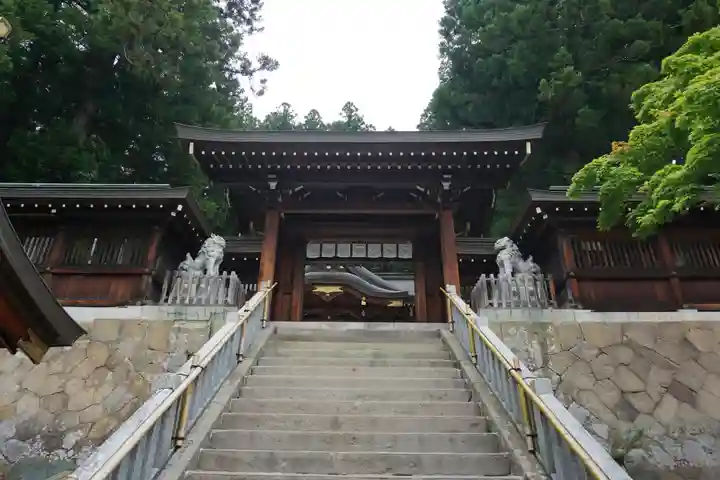 櫻山八幡宮の山門・神門