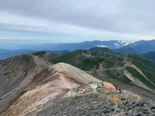 乗鞍本宮の{uncategorized: "未分類", other: "その他", undefined: "問題あり", building: "その他建物", grave: "お墓", sacred_gate: "鳥居", guardian: "狛犬", statue: "像", buddha: "仏像", history: "歴史", nature: "自然", garden: "庭園", animal: "動物", pagoda: "塔", temizu: "手水舎", mountain_gate: "山門・神門", sanctuary: "本殿・本堂", subordinate: "末社・摂社", art: "芸術", scenery: "景色", jizo: "地蔵", ema: "絵馬", goshuin: "御朱印", omikuji: "おみくじ", items: "授与品その他", amulet: "お守り", goshuincho: "御朱印帳", eats: "食事", festival: "お祭り", votive_dance: "神楽", shichigosan: "七五三参", wedding: "結婚式", experience: "体験その他", initially: "初詣", around: "周辺", anti_infection: "感染症対策"}