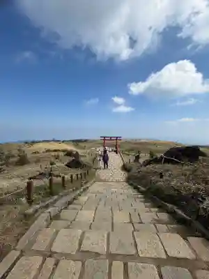 箱根元宮の{uncategorized: "未分類", other: "その他", undefined: "問題あり", building: "その他建物", grave: "お墓", sacred_gate: "鳥居", guardian: "狛犬", statue: "像", buddha: "仏像", history: "歴史", nature: "自然", garden: "庭園", animal: "動物", pagoda: "塔", temizu: "手水舎", mountain_gate: "山門・神門", sanctuary: "本殿・本堂", subordinate: "末社・摂社", art: "芸術", scenery: "景色", jizo: "地蔵", ema: "絵馬", goshuin: "御朱印", omikuji: "おみくじ", items: "授与品その他", amulet: "お守り", goshuincho: "御朱印帳", eats: "食事", festival: "お祭り", votive_dance: "神楽", shichigosan: "七五三参", wedding: "結婚式", experience: "体験その他", initially: "初詣", around: "周辺", anti_infection: "感染症対策"}