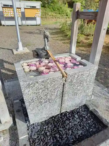 白根三吉神社の手水