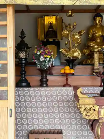 三井寺の{uncategorized: "未分類", other: "その他", undefined: "問題あり", building: "その他建物", grave: "お墓", sacred_gate: "鳥居", guardian: "狛犬", statue: "像", buddha: "仏像", history: "歴史", nature: "自然", garden: "庭園", animal: "動物", pagoda: "塔", temizu: "手水舎", mountain_gate: "山門・神門", sanctuary: "本殿・本堂", subordinate: "末社・摂社", art: "芸術", scenery: "景色", jizo: "地蔵", ema: "絵馬", goshuin: "御朱印", omikuji: "おみくじ", items: "授与品その他", amulet: "お守り", goshuincho: "御朱印帳", eats: "食事", festival: "お祭り", votive_dance: "神楽", shichigosan: "七五三参", wedding: "結婚式", experience: "体験その他", initially: "初詣", around: "周辺", anti_infection: "感染症対策"}