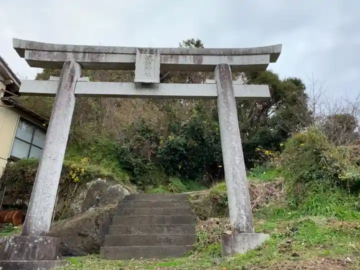 諏訪神社の鳥居