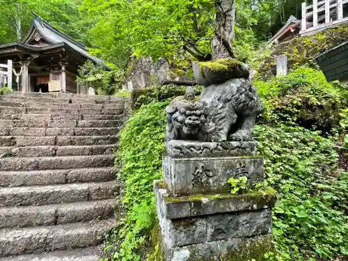 戸隠神社九頭龍社の狛犬