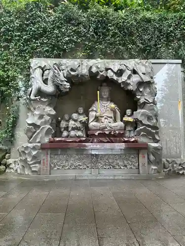 江島神社の像