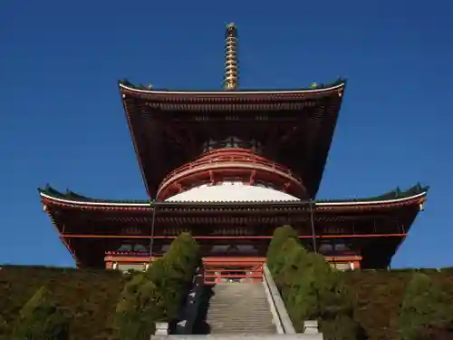 成田山新勝寺の塔