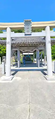 白石龍神社の{uncategorized: "未分類", other: "その他", undefined: "問題あり", building: "その他建物", grave: "お墓", sacred_gate: "鳥居", guardian: "狛犬", statue: "像", buddha: "仏像", history: "歴史", nature: "自然", garden: "庭園", animal: "動物", pagoda: "塔", temizu: "手水舎", mountain_gate: "山門・神門", sanctuary: "本殿・本堂", subordinate: "末社・摂社", art: "芸術", scenery: "景色", jizo: "地蔵", ema: "絵馬", goshuin: "御朱印", omikuji: "おみくじ", items: "授与品その他", amulet: "お守り", goshuincho: "御朱印帳", eats: "食事", festival: "お祭り", votive_dance: "神楽", shichigosan: "七五三参", wedding: "結婚式", experience: "体験その他", initially: "初詣", around: "周辺", anti_infection: "感染症対策"}
