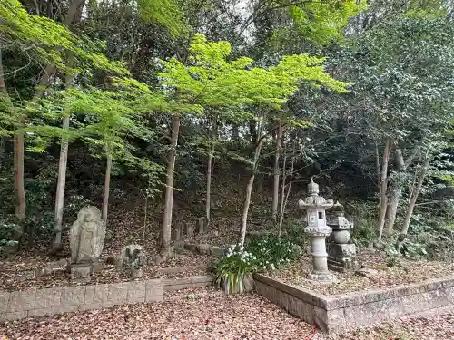 白毫寺の{uncategorized: "未分類", other: "その他", undefined: "問題あり", building: "その他建物", grave: "お墓", sacred_gate: "鳥居", guardian: "狛犬", statue: "像", buddha: "仏像", history: "歴史", nature: "自然", garden: "庭園", animal: "動物", pagoda: "塔", temizu: "手水舎", mountain_gate: "山門・神門", sanctuary: "本殿・本堂", subordinate: "末社・摂社", art: "芸術", scenery: "景色", jizo: "地蔵", ema: "絵馬", goshuin: "御朱印", omikuji: "おみくじ", items: "授与品その他", amulet: "お守り", goshuincho: "御朱印帳", eats: "食事", festival: "お祭り", votive_dance: "神楽", shichigosan: "七五三参", wedding: "結婚式", experience: "体験その他", initially: "初詣", around: "周辺", anti_infection: "感染症対策"}