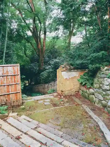 石清水八幡宮の{uncategorized: "未分類", other: "その他", undefined: "問題あり", building: "その他建物", grave: "お墓", sacred_gate: "鳥居", guardian: "狛犬", statue: "像", buddha: "仏像", history: "歴史", nature: "自然", garden: "庭園", animal: "動物", pagoda: "塔", temizu: "手水舎", mountain_gate: "山門・神門", sanctuary: "本殿・本堂", subordinate: "末社・摂社", art: "芸術", scenery: "景色", jizo: "地蔵", ema: "絵馬", goshuin: "御朱印", omikuji: "おみくじ", items: "授与品その他", amulet: "お守り", goshuincho: "御朱印帳", eats: "食事", festival: "お祭り", votive_dance: "神楽", shichigosan: "七五三参", wedding: "結婚式", experience: "体験その他", initially: "初詣", around: "周辺", anti_infection: "感染症対策"}