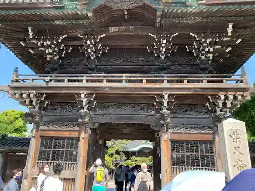 題経寺（柴又帝釈天）の山門・神門