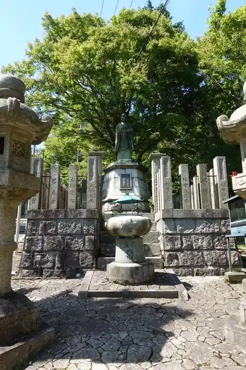 能勢妙見山(真如寺境外仏堂)の像