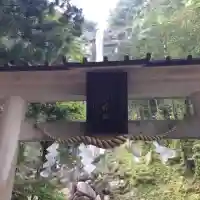 飛瀧神社(熊野那智大社別宮)の{uncategorized: "未分類", other: "その他", undefined: "問題あり", building: "その他建物", grave: "お墓", sacred_gate: "鳥居", guardian: "狛犬", statue: "像", buddha: "仏像", history: "歴史", nature: "自然", garden: "庭園", animal: "動物", pagoda: "塔", temizu: "手水舎", mountain_gate: "山門・神門", sanctuary: "本殿・本堂", subordinate: "末社・摂社", art: "芸術", scenery: "景色", jizo: "地蔵", ema: "絵馬", goshuin: "御朱印", omikuji: "おみくじ", items: "授与品その他", amulet: "お守り", goshuincho: "御朱印帳", eats: "食事", festival: "お祭り", votive_dance: "神楽", shichigosan: "七五三参", wedding: "結婚式", experience: "体験その他", initially: "初詣", around: "周辺", anti_infection: "感染症対策"}