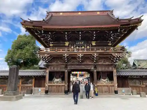 西新井大師総持寺の山門