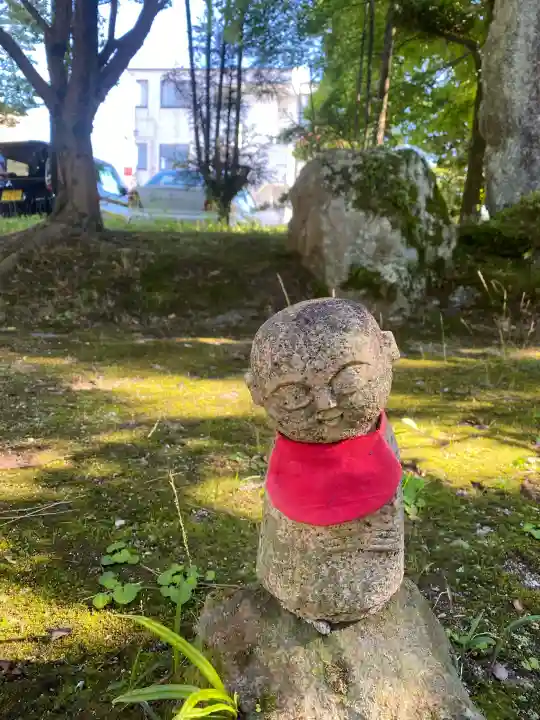 伊勢の国 四天王寺の{uncategorized: "未分類", other: "その他", undefined: "問題あり", building: "その他建物", grave: "お墓", sacred_gate: "鳥居", guardian: "狛犬", statue: "像", buddha: "仏像", history: "歴史", nature: "自然", garden: "庭園", animal: "動物", pagoda: "塔", temizu: "手水舎", mountain_gate: "山門・神門", sanctuary: "本殿・本堂", subordinate: "末社・摂社", art: "芸術", scenery: "景色", jizo: "地蔵", ema: "絵馬", goshuin: "御朱印", omikuji: "おみくじ", items: "授与品その他", amulet: "お守り", goshuincho: "御朱印帳", eats: "食事", festival: "お祭り", votive_dance: "神楽", shichigosan: "七五三参", wedding: "結婚式", experience: "体験その他", initially: "初詣", around: "周辺", anti_infection: "感染症対策"}