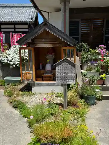 井際山 如意輪寺の{uncategorized: "未分類", other: "その他", undefined: "問題あり", building: "その他建物", grave: "お墓", sacred_gate: "鳥居", guardian: "狛犬", statue: "像", buddha: "仏像", history: "歴史", nature: "自然", garden: "庭園", animal: "動物", pagoda: "塔", temizu: "手水舎", mountain_gate: "山門・神門", sanctuary: "本殿・本堂", subordinate: "末社・摂社", art: "芸術", scenery: "景色", jizo: "地蔵", ema: "絵馬", goshuin: "御朱印", omikuji: "おみくじ", items: "授与品その他", amulet: "お守り", goshuincho: "御朱印帳", eats: "食事", festival: "お祭り", votive_dance: "神楽", shichigosan: "七五三参", wedding: "結婚式", experience: "体験その他", initially: "初詣", around: "周辺", anti_infection: "感染症対策"}