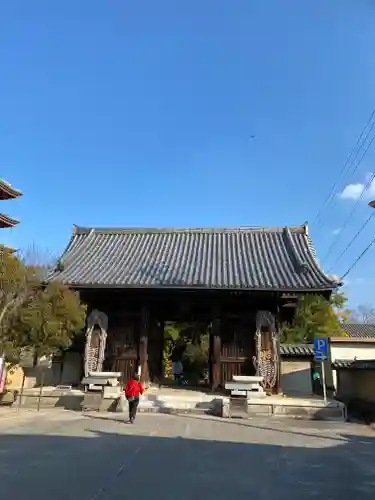 志度寺の山門