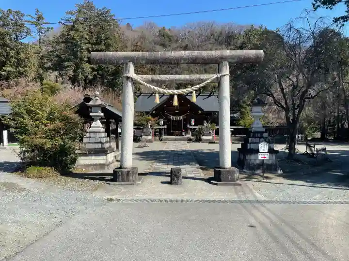 大間々神明宮の{uncategorized: "未分類", other: "その他", undefined: "問題あり", building: "その他建物", grave: "お墓", sacred_gate: "鳥居", guardian: "狛犬", statue: "像", buddha: "仏像", history: "歴史", nature: "自然", garden: "庭園", animal: "動物", pagoda: "塔", temizu: "手水舎", mountain_gate: "山門・神門", sanctuary: "本殿・本堂", subordinate: "末社・摂社", art: "芸術", scenery: "景色", jizo: "地蔵", ema: "絵馬", goshuin: "御朱印", omikuji: "おみくじ", items: "授与品その他", amulet: "お守り", goshuincho: "御朱印帳", eats: "食事", festival: "お祭り", votive_dance: "神楽", shichigosan: "七五三参", wedding: "結婚式", experience: "体験その他", initially: "初詣", around: "周辺", anti_infection: "感染症対策"}