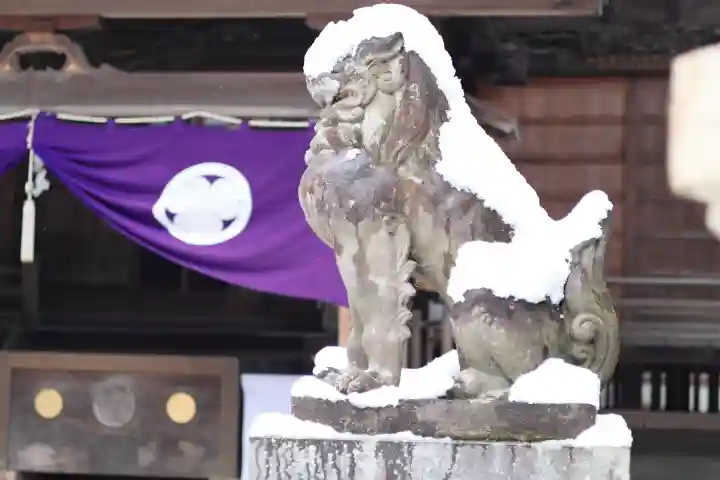 忍 諏訪神社・東照宮 の{uncategorized: "未分類", other: "その他", undefined: "問題あり", building: "その他建物", grave: "お墓", sacred_gate: "鳥居", guardian: "狛犬", statue: "像", buddha: "仏像", history: "歴史", nature: "自然", garden: "庭園", animal: "動物", pagoda: "塔", temizu: "手水舎", mountain_gate: "山門・神門", sanctuary: "本殿・本堂", subordinate: "末社・摂社", art: "芸術", scenery: "景色", jizo: "地蔵", ema: "絵馬", goshuin: "御朱印", omikuji: "おみくじ", items: "授与品その他", amulet: "お守り", goshuincho: "御朱印帳", eats: "食事", festival: "お祭り", votive_dance: "神楽", shichigosan: "七五三参", wedding: "結婚式", experience: "体験その他", initially: "初詣", around: "周辺", anti_infection: "感染症対策"}