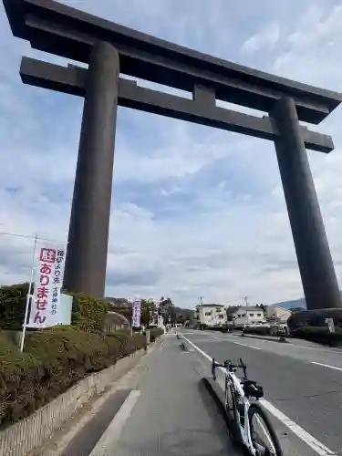 大神神社の{uncategorized: "未分類", other: "その他", undefined: "問題あり", building: "その他建物", grave: "お墓", sacred_gate: "鳥居", guardian: "狛犬", statue: "像", buddha: "仏像", history: "歴史", nature: "自然", garden: "庭園", animal: "動物", pagoda: "塔", temizu: "手水舎", mountain_gate: "山門・神門", sanctuary: "本殿・本堂", subordinate: "末社・摂社", art: "芸術", scenery: "景色", jizo: "地蔵", ema: "絵馬", goshuin: "御朱印", omikuji: "おみくじ", items: "授与品その他", amulet: "お守り", goshuincho: "御朱印帳", eats: "食事", festival: "お祭り", votive_dance: "神楽", shichigosan: "七五三参", wedding: "結婚式", experience: "体験その他", initially: "初詣", around: "周辺", anti_infection: "感染症対策"}