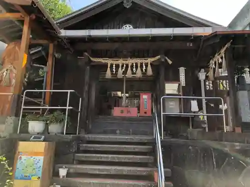 塞神社の本殿