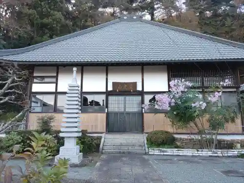 玉巌寺の本殿・本堂