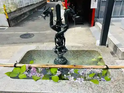 成田山横浜別院延命院の手水舎