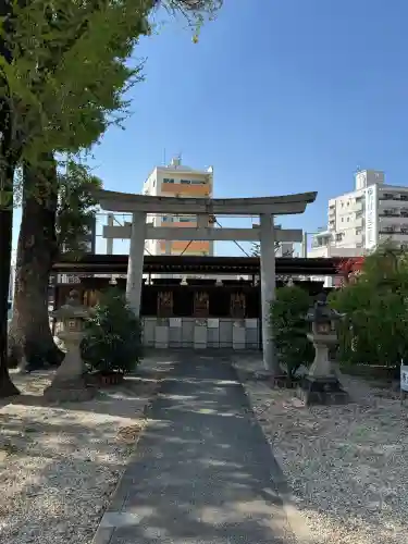 神明社（赤塚神明社）の{uncategorized: "未分類", other: "その他", undefined: "問題あり", building: "その他建物", grave: "お墓", sacred_gate: "鳥居", guardian: "狛犬", statue: "像", buddha: "仏像", history: "歴史", nature: "自然", garden: "庭園", animal: "動物", pagoda: "塔", temizu: "手水舎", mountain_gate: "山門・神門", sanctuary: "本殿・本堂", subordinate: "末社・摂社", art: "芸術", scenery: "景色", jizo: "地蔵", ema: "絵馬", goshuin: "御朱印", omikuji: "おみくじ", items: "授与品その他", amulet: "お守り", goshuincho: "御朱印帳", eats: "食事", festival: "お祭り", votive_dance: "神楽", shichigosan: "七五三参", wedding: "結婚式", experience: "体験その他", initially: "初詣", around: "周辺", anti_infection: "感染症対策"}