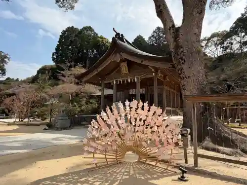 宝満宮竈門神社の{uncategorized: "未分類", other: "その他", undefined: "問題あり", building: "その他建物", grave: "お墓", sacred_gate: "鳥居", guardian: "狛犬", statue: "像", buddha: "仏像", history: "歴史", nature: "自然", garden: "庭園", animal: "動物", pagoda: "塔", temizu: "手水舎", mountain_gate: "山門・神門", sanctuary: "本殿・本堂", subordinate: "末社・摂社", art: "芸術", scenery: "景色", jizo: "地蔵", ema: "絵馬", goshuin: "御朱印", omikuji: "おみくじ", items: "授与品その他", amulet: "お守り", goshuincho: "御朱印帳", eats: "食事", festival: "お祭り", votive_dance: "神楽", shichigosan: "七五三参", wedding: "結婚式", experience: "体験その他", initially: "初詣", around: "周辺", anti_infection: "感染症対策"}