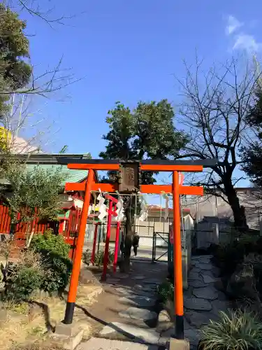 五方山熊野神社の{uncategorized: "未分類", other: "その他", undefined: "問題あり", building: "その他建物", grave: "お墓", sacred_gate: "鳥居", guardian: "狛犬", statue: "像", buddha: "仏像", history: "歴史", nature: "自然", garden: "庭園", animal: "動物", pagoda: "塔", temizu: "手水舎", mountain_gate: "山門・神門", sanctuary: "本殿・本堂", subordinate: "末社・摂社", art: "芸術", scenery: "景色", jizo: "地蔵", ema: "絵馬", goshuin: "御朱印", omikuji: "おみくじ", items: "授与品その他", amulet: "お守り", goshuincho: "御朱印帳", eats: "食事", festival: "お祭り", votive_dance: "神楽", shichigosan: "七五三参", wedding: "結婚式", experience: "体験その他", initially: "初詣", around: "周辺", anti_infection: "感染症対策"}