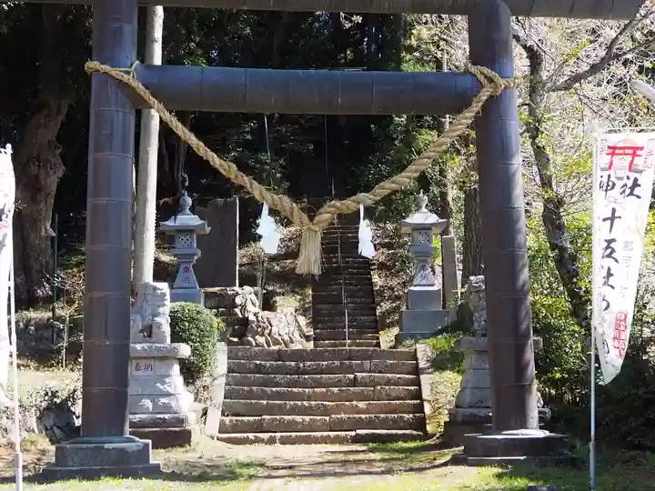 示現神社の鳥居