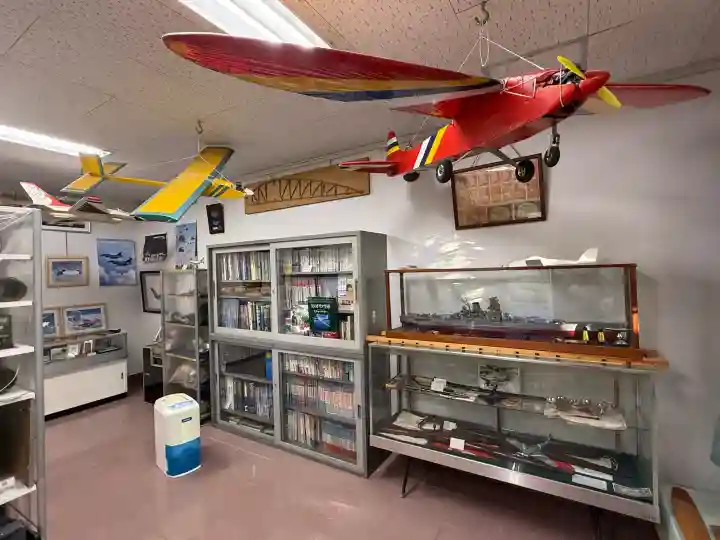 泉州磐船神社の{uncategorized: "未分類", other: "その他", undefined: "問題あり", building: "その他建物", grave: "お墓", sacred_gate: "鳥居", guardian: "狛犬", statue: "像", buddha: "仏像", history: "歴史", nature: "自然", garden: "庭園", animal: "動物", pagoda: "塔", temizu: "手水舎", mountain_gate: "山門・神門", sanctuary: "本殿・本堂", subordinate: "末社・摂社", art: "芸術", scenery: "景色", jizo: "地蔵", ema: "絵馬", goshuin: "御朱印", omikuji: "おみくじ", items: "授与品その他", amulet: "お守り", goshuincho: "御朱印帳", eats: "食事", festival: "お祭り", votive_dance: "神楽", shichigosan: "七五三参", wedding: "結婚式", experience: "体験その他", initially: "初詣", around: "周辺", anti_infection: "感染症対策"}