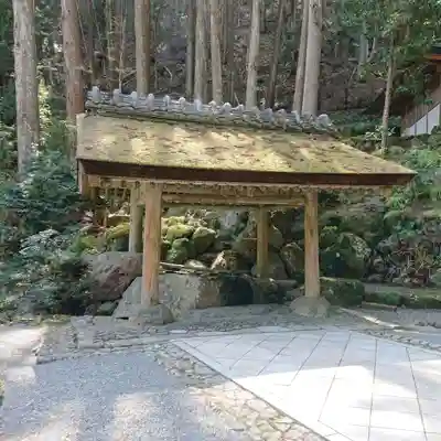 身延山 祖廟拝殿の手水舎