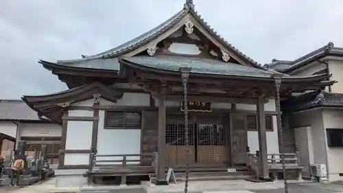 長福寺の本殿・本堂