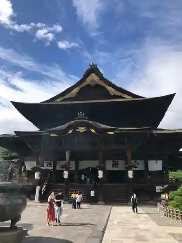 善光寺の本殿・本堂