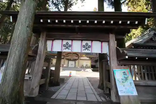 諏訪大社の山門・神門