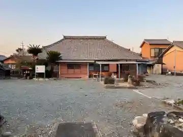真栄寺の{uncategorized: "未分類", other: "その他", undefined: "問題あり", building: "その他建物", grave: "お墓", sacred_gate: "鳥居", guardian: "狛犬", statue: "像", buddha: "仏像", history: "歴史", nature: "自然", garden: "庭園", animal: "動物", pagoda: "塔", temizu: "手水舎", mountain_gate: "山門・神門", sanctuary: "本殿・本堂", subordinate: "末社・摂社", art: "芸術", scenery: "景色", jizo: "地蔵", ema: "絵馬", goshuin: "御朱印", omikuji: "おみくじ", items: "授与品その他", amulet: "お守り", goshuincho: "御朱印帳", eats: "食事", festival: "お祭り", votive_dance: "神楽", shichigosan: "七五三参", wedding: "結婚式", experience: "体験その他", initially: "初詣", around: "周辺", anti_infection: "感染症対策"}