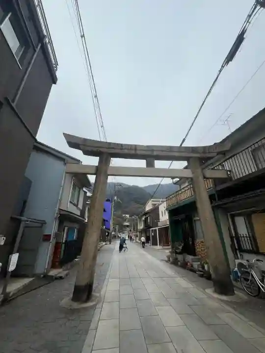 沼名前神社の{uncategorized: "未分類", other: "その他", undefined: "問題あり", building: "その他建物", grave: "お墓", sacred_gate: "鳥居", guardian: "狛犬", statue: "像", buddha: "仏像", history: "歴史", nature: "自然", garden: "庭園", animal: "動物", pagoda: "塔", temizu: "手水舎", mountain_gate: "山門・神門", sanctuary: "本殿・本堂", subordinate: "末社・摂社", art: "芸術", scenery: "景色", jizo: "地蔵", ema: "絵馬", goshuin: "御朱印", omikuji: "おみくじ", items: "授与品その他", amulet: "お守り", goshuincho: "御朱印帳", eats: "食事", festival: "お祭り", votive_dance: "神楽", shichigosan: "七五三参", wedding: "結婚式", experience: "体験その他", initially: "初詣", around: "周辺", anti_infection: "感染症対策"}