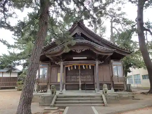 神明社の本殿