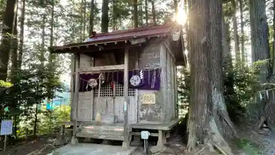 坪沼八幡神社の末社・摂社